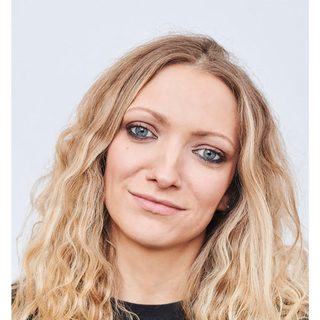 Heasdhot of Lucy McCormick